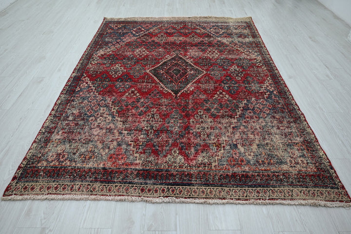 red Medium rug 5' 11" x 8' 6"
