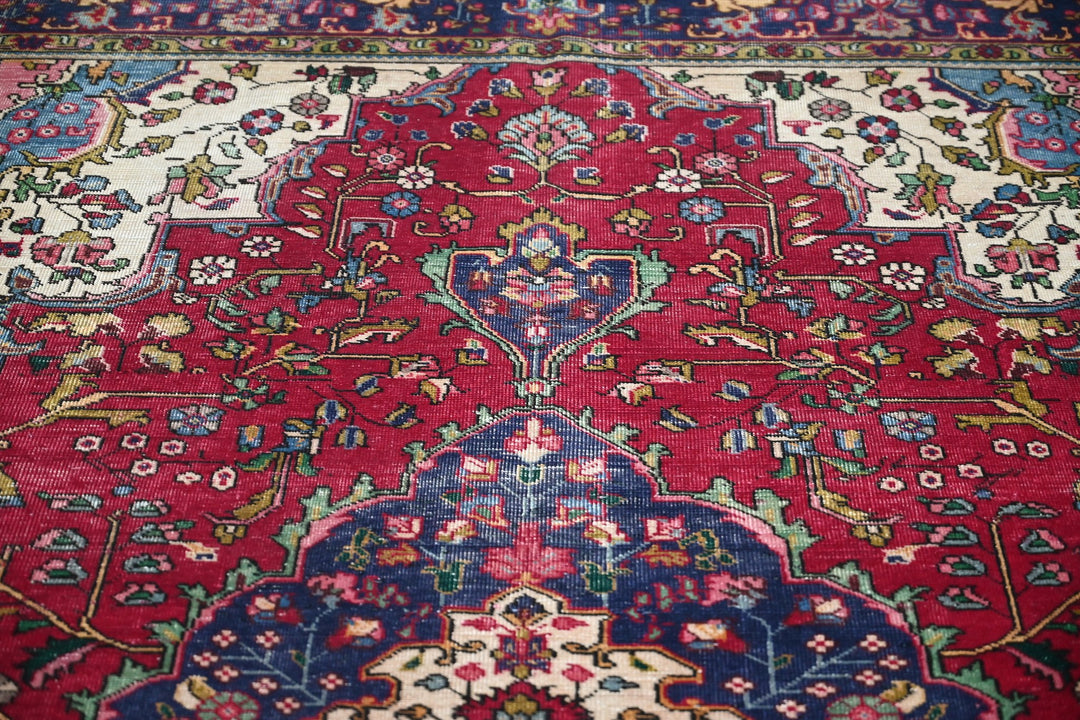 red Medium rug 6' 4" x 9' 3"
