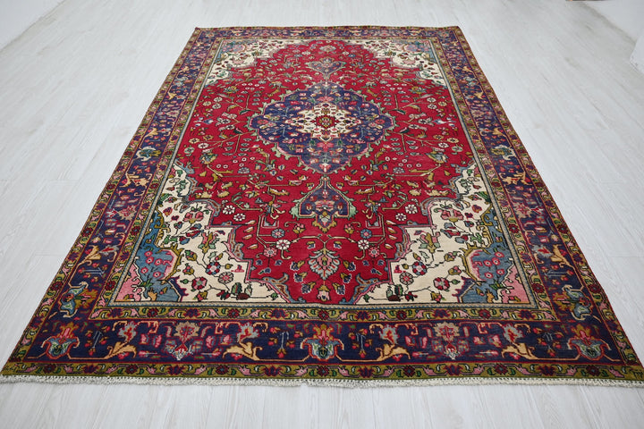 red Medium rug 6' 4" x 9' 3"