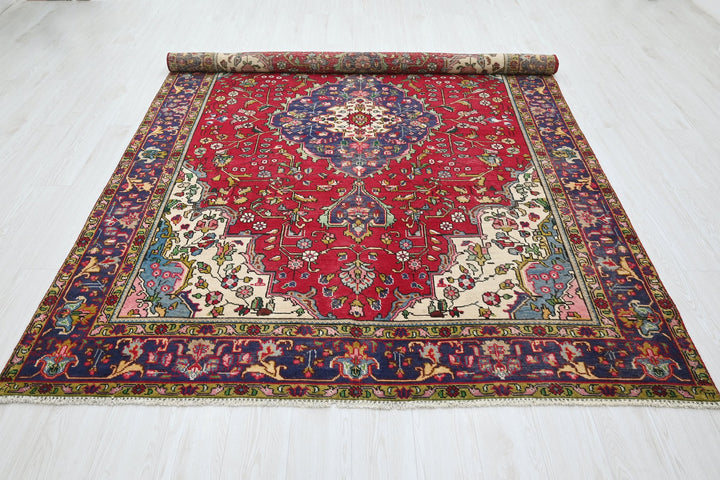 red Medium rug 6' 4" x 9' 3"