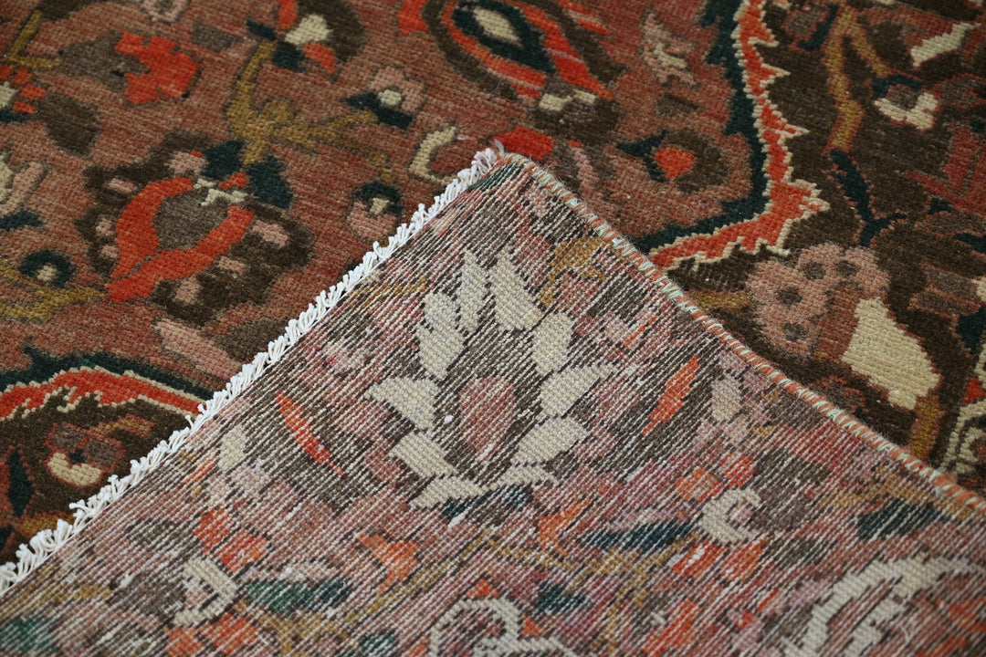 brown Large rug 6' 6" x 9' 6"