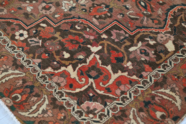 brown Large rug 6' 6" x 9' 6"