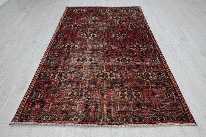 red Medium rug 4' 11" x 8' 10"