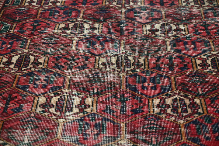 red Medium rug 4' 11" x 8' 10"