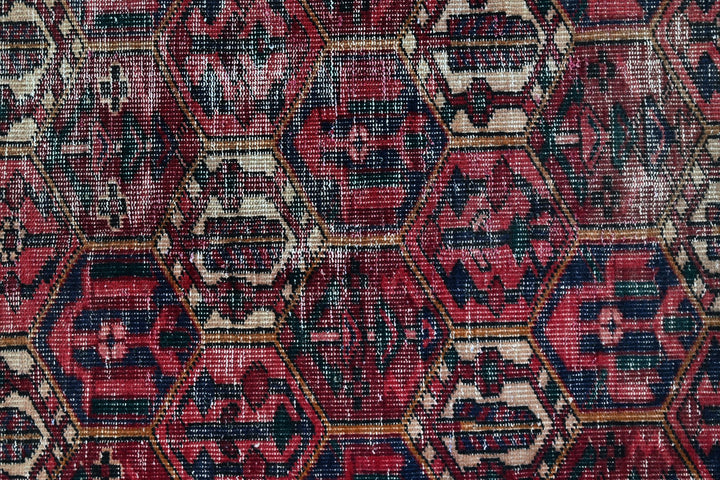 red Medium rug 4' 11" x 8' 10"