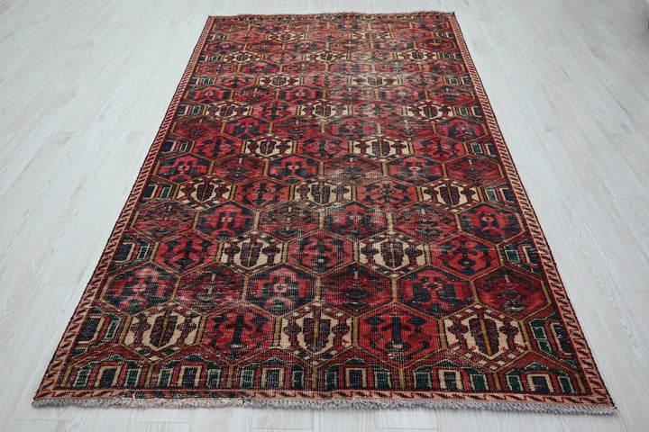 red Medium rug 4' 11" x 8' 10"