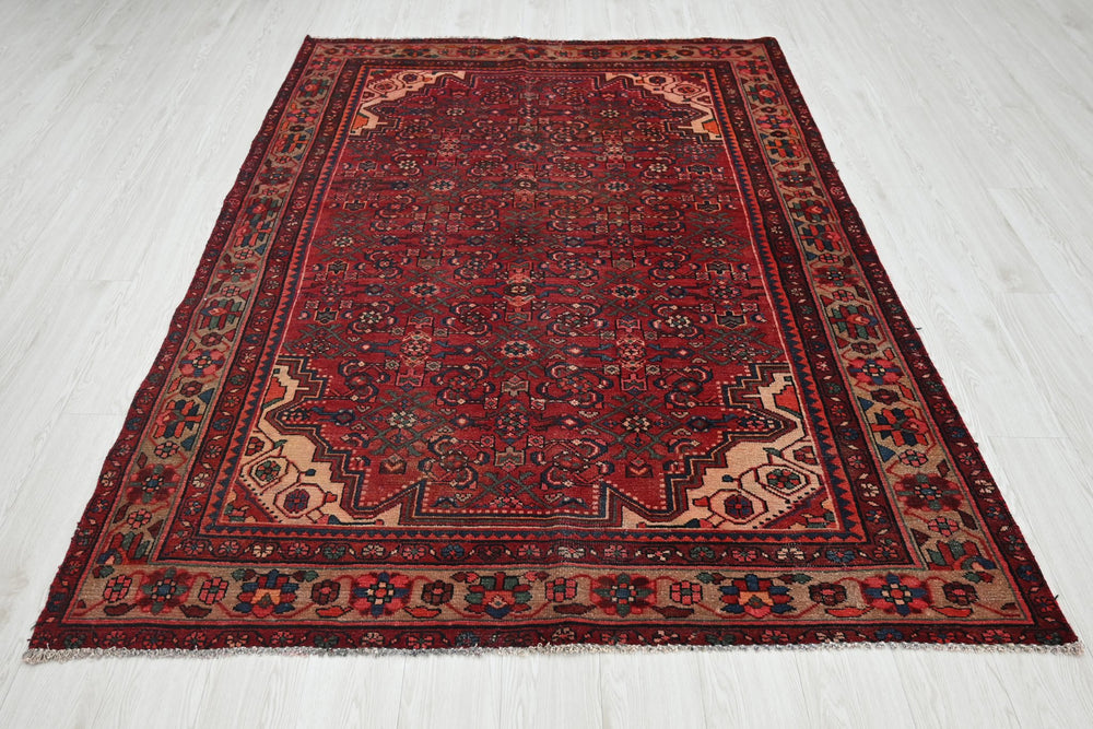 red Medium rug 5' 4" x 7' 8"
