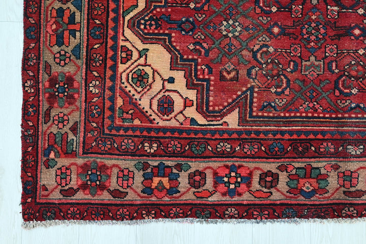 red Medium rug 5' 4" x 7' 8"