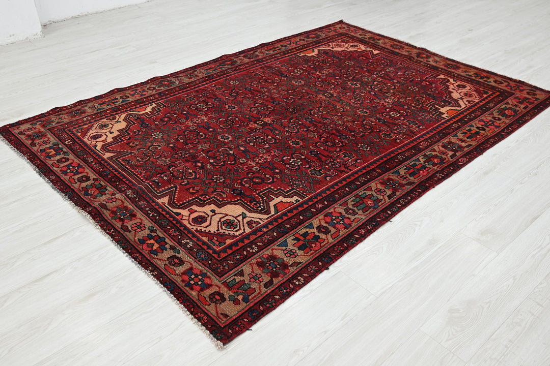 red Medium rug 5' 4" x 7' 8"