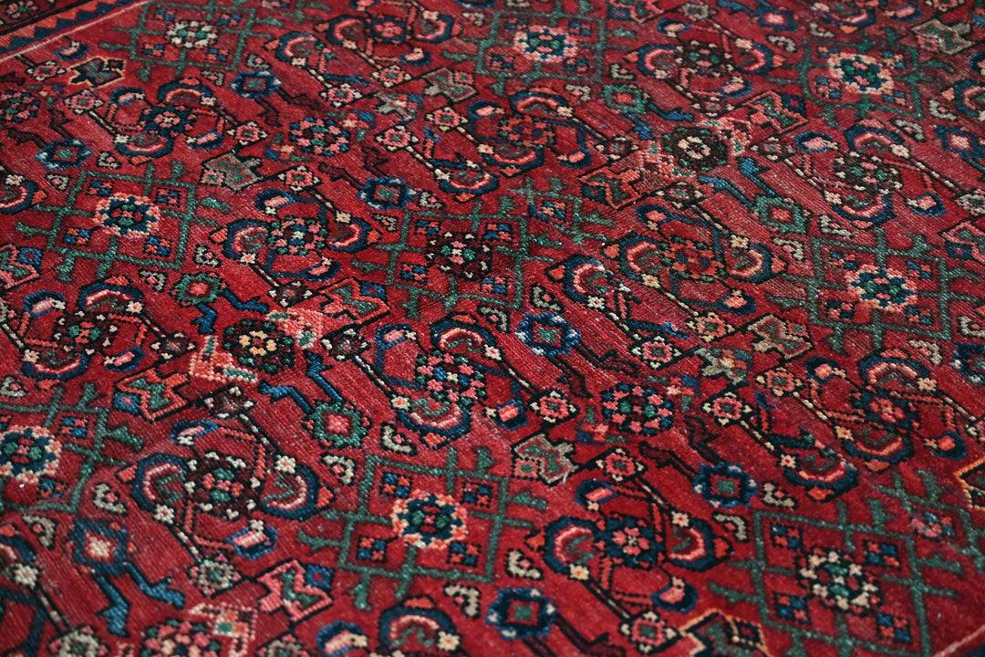 red Medium rug 5' 4" x 7' 8"