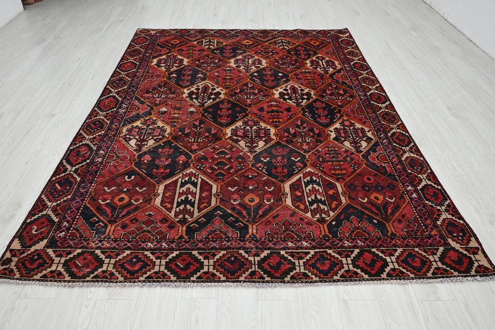 red Large rug 6' 7" x 9' 2"