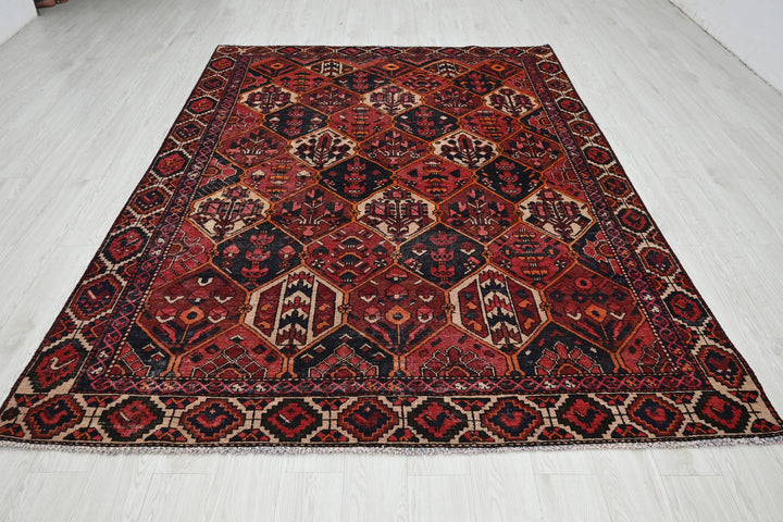 red Large rug 6' 7" x 9' 2"