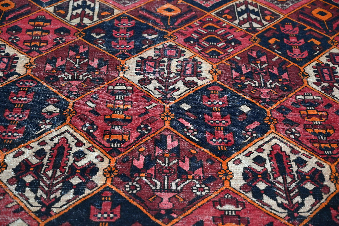 red Large rug 6' 7" x 9' 2"