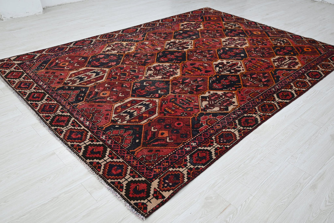 red Large rug 6' 7" x 9' 2"