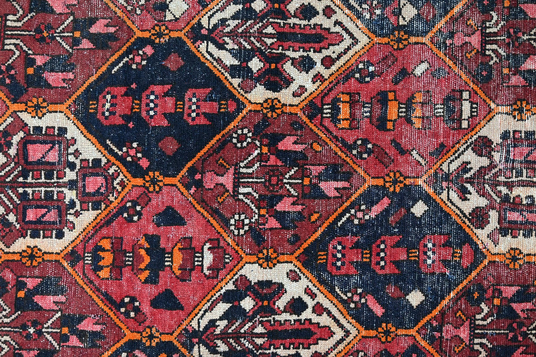 red Large rug 6' 7" x 9' 2"