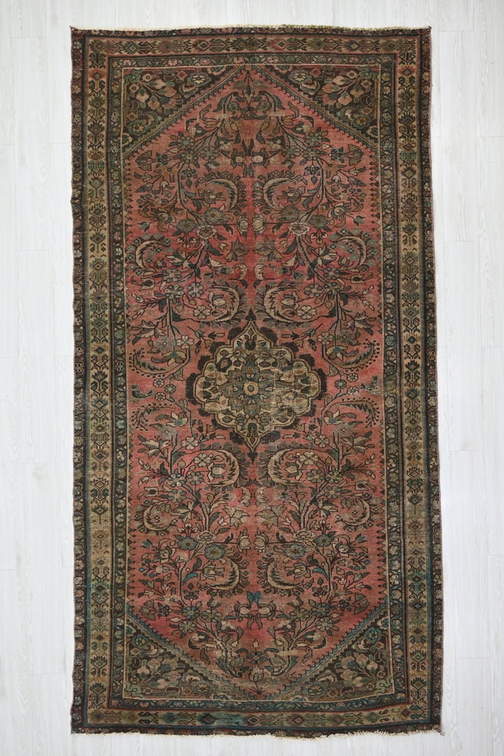 pink Large rug 5' 2" x 10' 1"