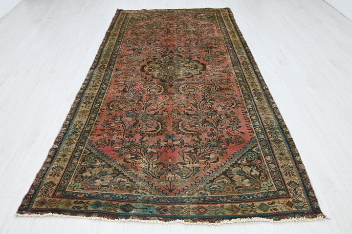 pink Large rug 5' 2" x 10' 1"