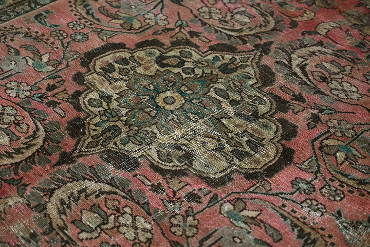 pink Large rug 5' 2" x 10' 1"