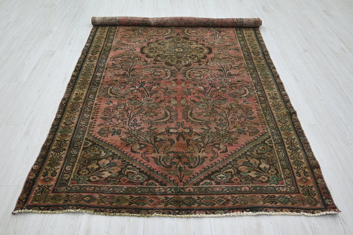 pink Large rug 5' 2" x 10' 1"