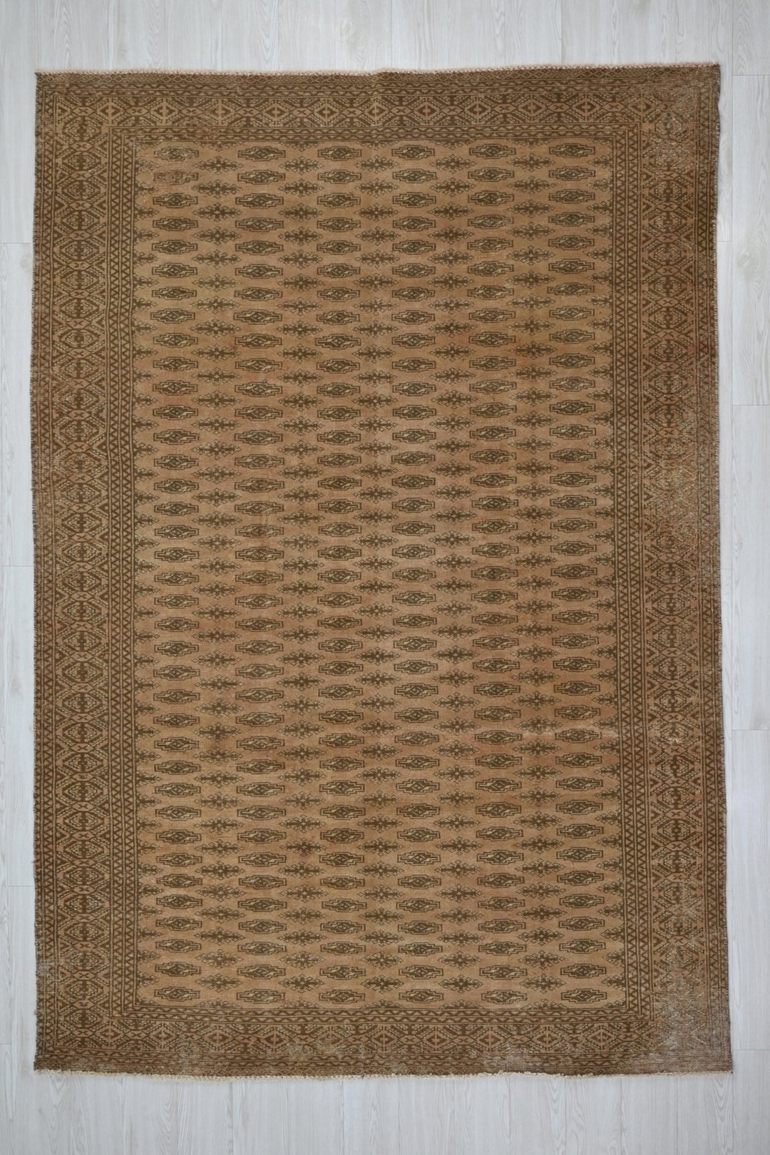 brown Medium rug 6' 1" x 9' 3"