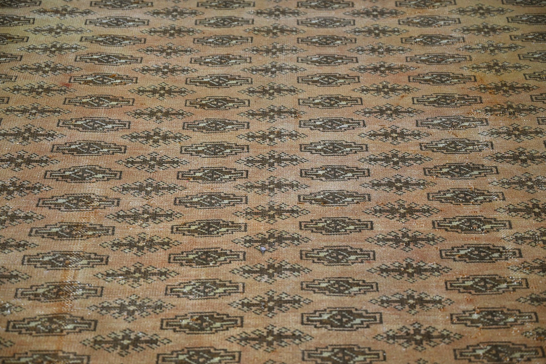 brown Medium rug 6' 1" x 9' 3"