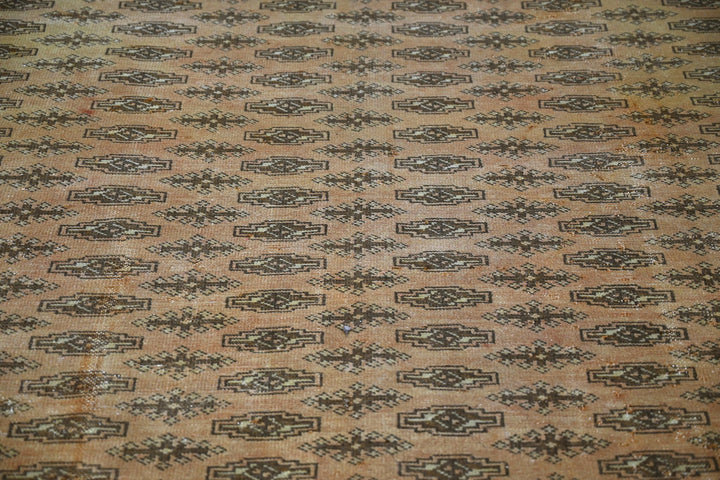 brown Medium rug 6' 1" x 9' 3"