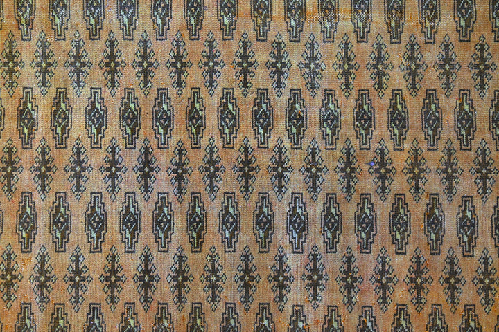 brown Medium rug 6' 1" x 9' 3"
