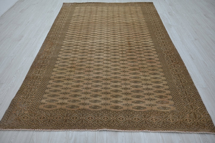 brown Medium rug 6' 1" x 9' 3"