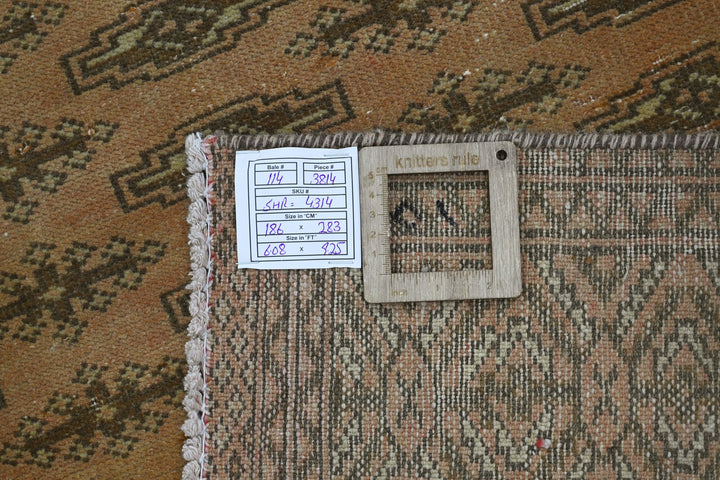 brown Medium rug 6' 1" x 9' 3"
