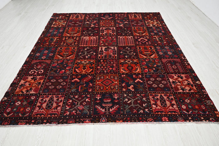 red Large rug 7' 3" x 8' 8"