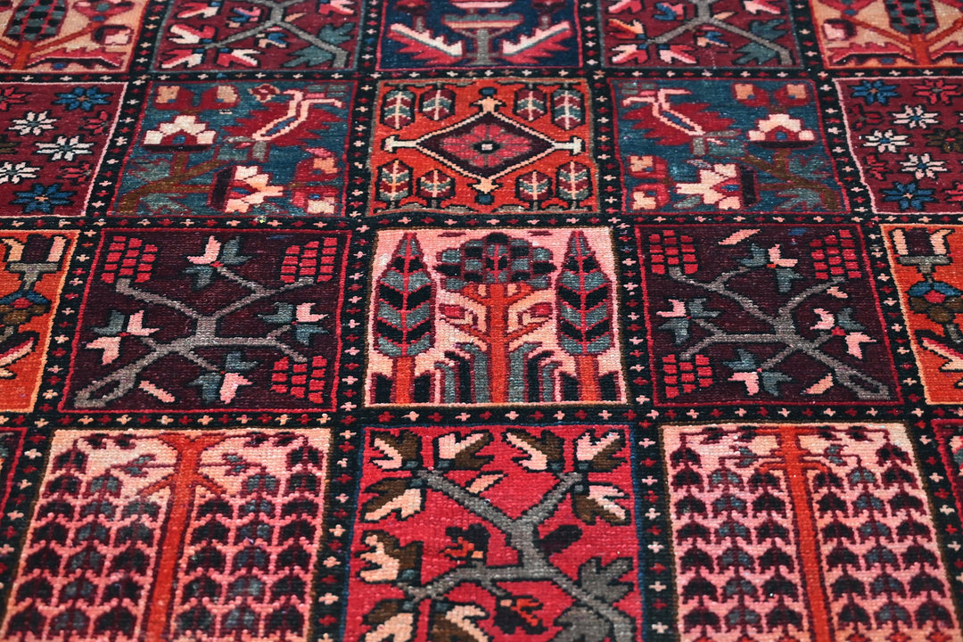 red Large rug 7' 3" x 8' 8"