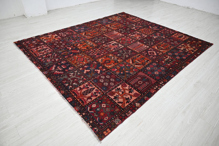 red Large rug 7' 3" x 8' 8"