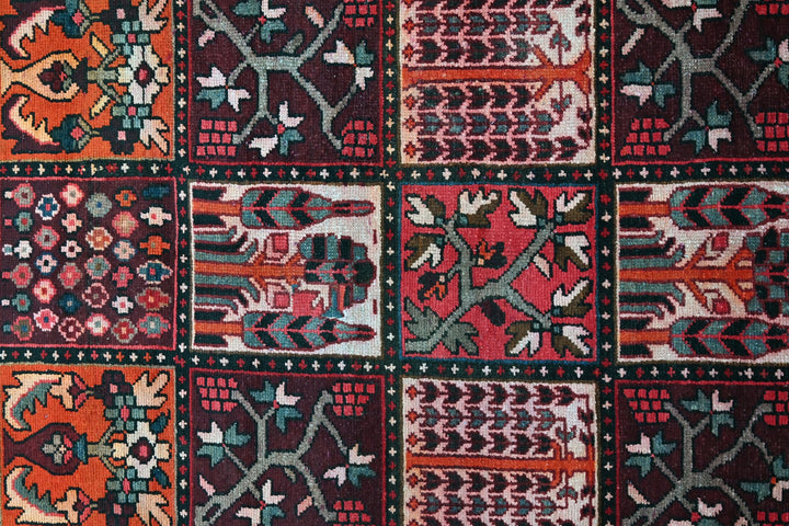 red Large rug 7' 3" x 8' 8"