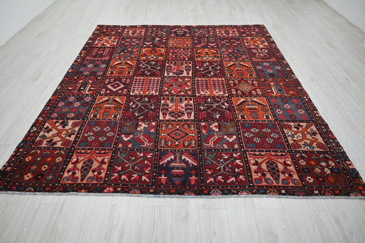 red Large rug 7' 3" x 8' 8"
