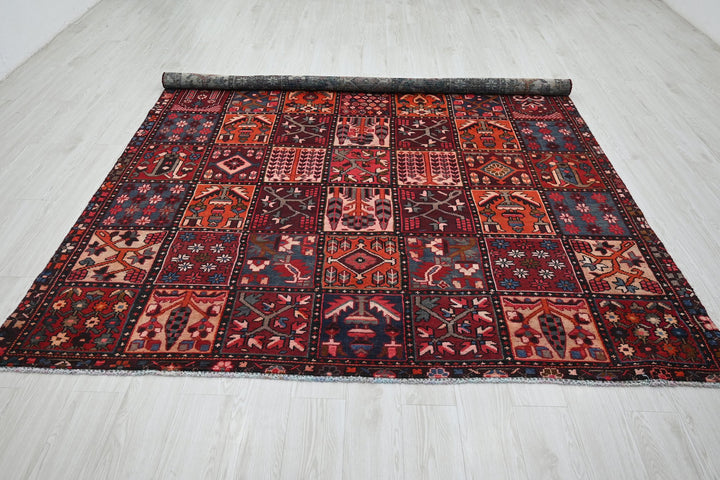 red Large rug 7' 3" x 8' 8"