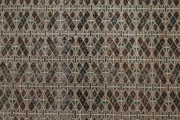 brown Large rug 6' 9" x 9' 0"