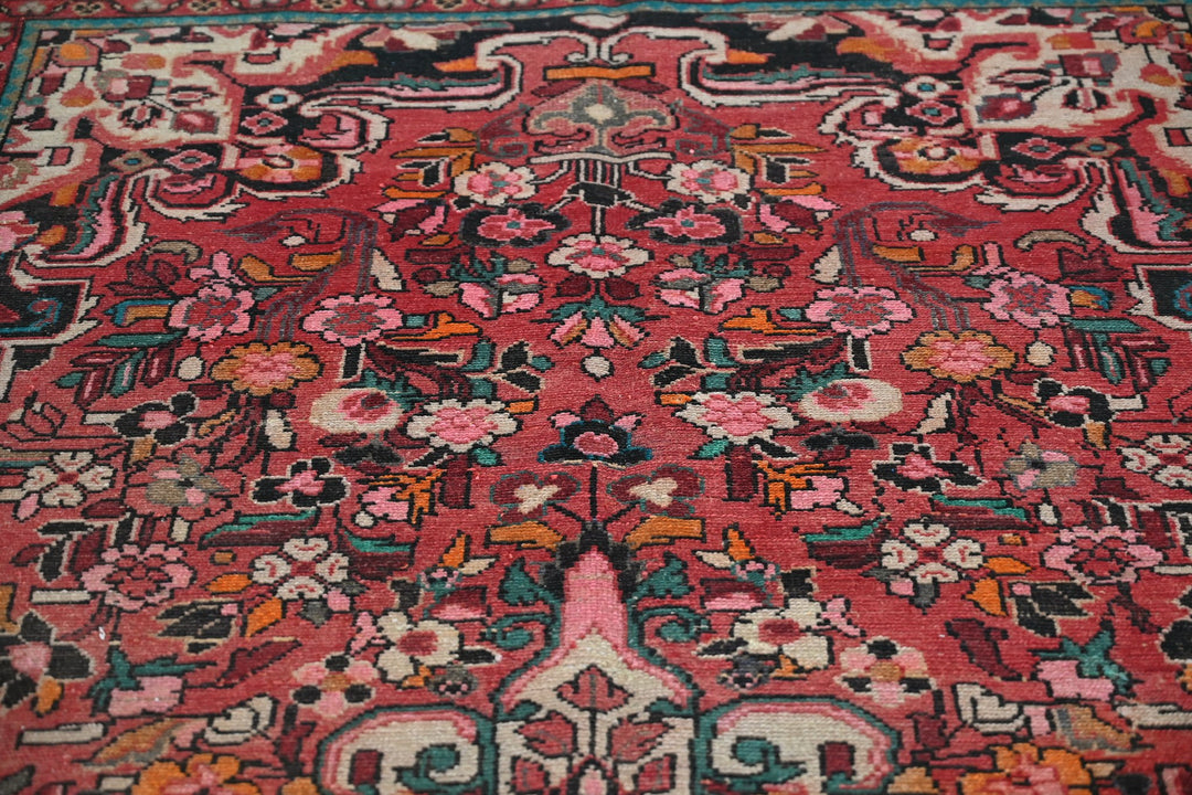 red Medium rug 5' 2" x 9' 1"