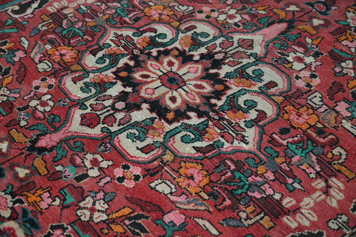 red Medium rug 5' 2" x 9' 1"