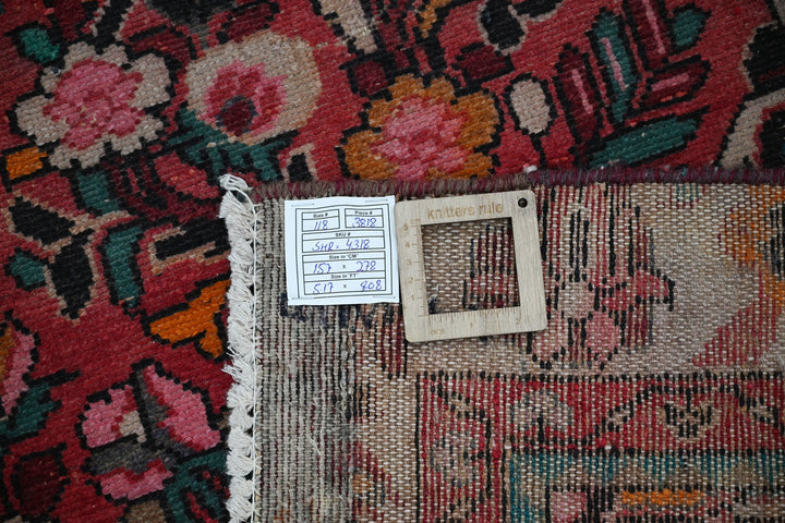 red Medium rug 5' 2" x 9' 1"