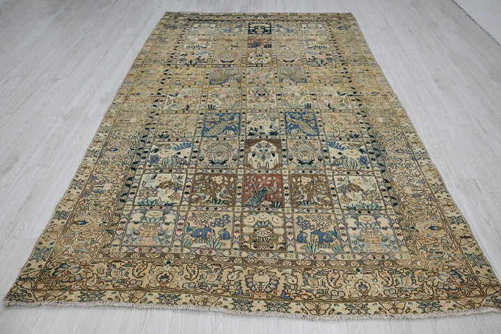 white Large rug 5' 11" x 9' 6"