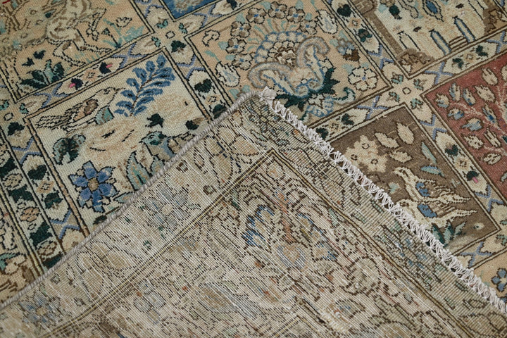 white Large rug 5' 11" x 9' 6"