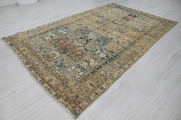 white Large rug 5' 11" x 9' 6"
