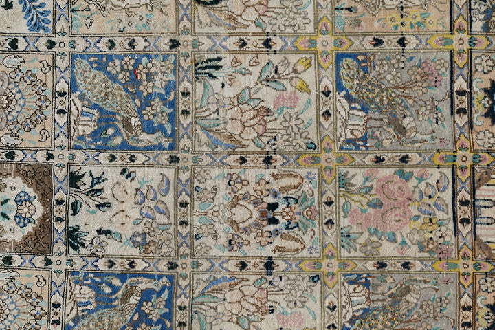 white Large rug 5' 11" x 9' 6"