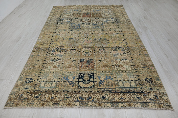 white Large rug 5' 11" x 9' 6"