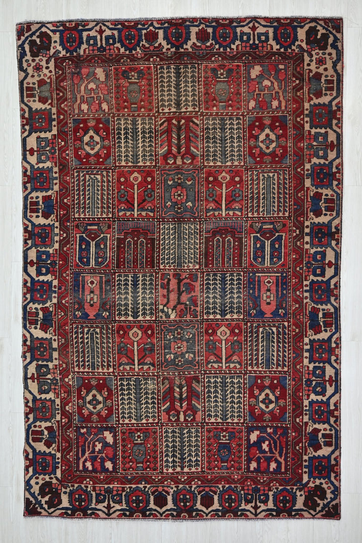 red Large rug 6' 2" x 9' 8"