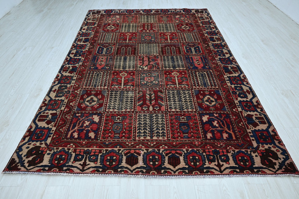 red Large rug 6' 2" x 9' 8"