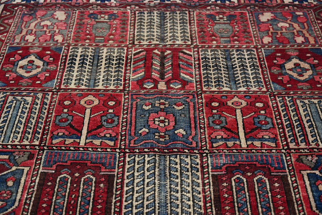 red Large rug 6' 2" x 9' 8"