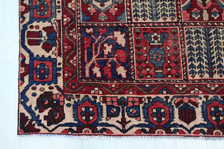 red Large rug 6' 2" x 9' 8"