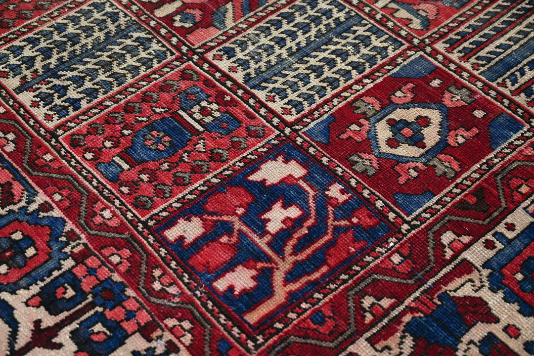 red Large rug 6' 2" x 9' 8"