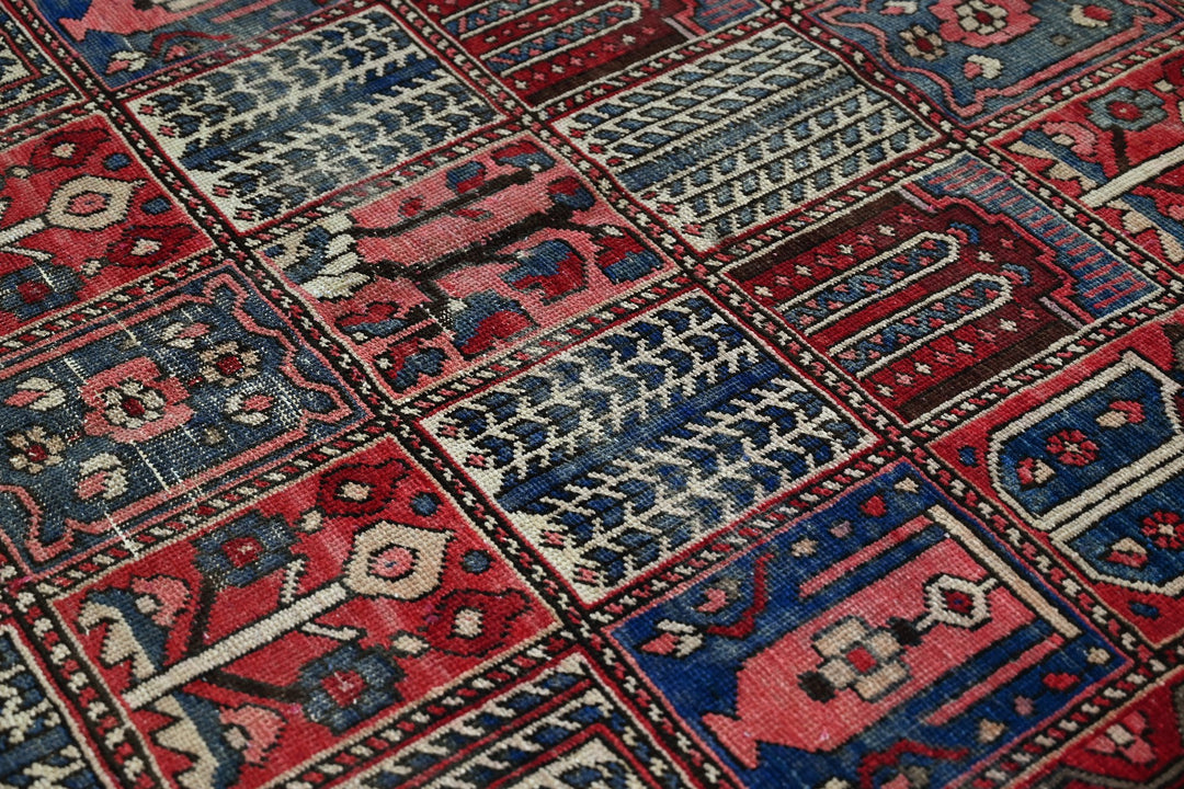 red Large rug 6' 2" x 9' 8"